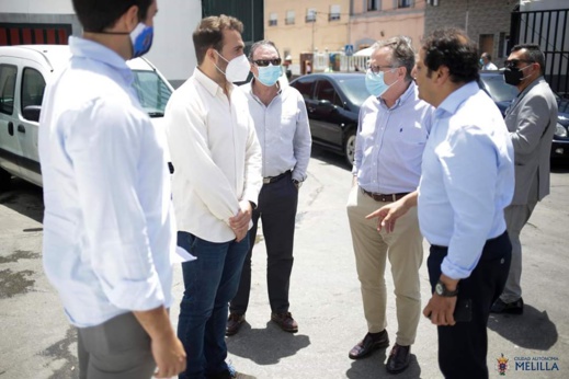 هل سينضم منتخبو الناظور للمبادرة؟.. حاكم مليلية يحتفي بعمال النظافة اعترافا بنجاحهم في تدبير مرحلة كورونا هل سينضم منتخبو الناظور للمبادرة؟.. حاكم مليلية يحتفي بعمال النظافة اعترافا بنجاحهم في تدبير مرحلة كورونا