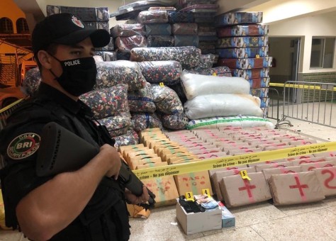 حجز 7 أطنان و200 كلغ من "الشيرا" بضواحي فاس والجديدة خلال عمليتين متفرقتين + صور حجز 7 أطنان و200 كلغ من "الشيرا" بضواحي فاس والجديدة خلال عمليتين متفرقتين + صور