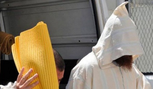 اعتقال راقي شرعي ومساعدته رفقة 17 امرأة داخل منزل.. وهذا ما قرره وكيل الملك في حقهم اعتقال راقي شرعي ومساعدته رفقة 17 امرأة داخل منزل.. وهذا ما قرره وكيل الملك في حقهم