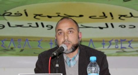 بالفيديو.. الكاتب المحلي للبيجيدي ببني بوعياش يتهم رئيس الجماعة بممارسات لا أخلاقية داخل مكتبه بالفيديو.. الكاتب المحلي للبيجيدي ببني بوعياش يتهم رئيس الجماعة بممارسات لا أخلاقية داخل مكتبه