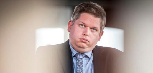 السجن لسياسي دنماركي أحرق نسخا من القرآن الكريم السجن لسياسي دنماركي أحرق نسخا من القرآن الكريم