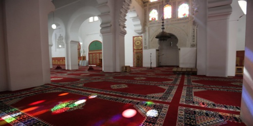 المجالس العلمية للشرق: احتمال نقل كورونا في المساجد أعلى من المقاهي وغيرها من المرافق التي فتحت المجالس العلمية للشرق: احتمال نقل كورونا في المساجد أعلى من المقاهي وغيرها من المرافق التي فتحت