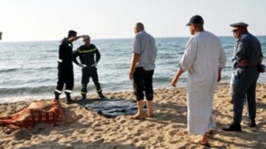 أمواج شاطئ "بويافر" بالناظور تلفظ النصف السفلي لجثة فتاة مجهولة الهوية أمواج شاطئ "بويافر" بالناظور تلفظ النصف السفلي لجثة فتاة مجهولة الهوية