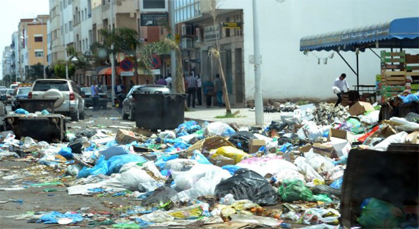 عمّال النظافة يواجهون مصيرا مجهولا ببركان بعد رحيل فيوليا عمّال النظافة يواجهون مصيرا مجهولا ببركان بعد رحيل فيوليا