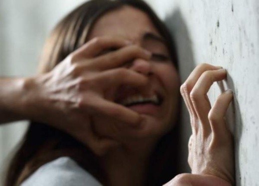 رئيس جمعية لـ"حماية الطفولة" يغتصب طفلة ويتسبّب في حملها رئيس جمعية لـ"حماية الطفولة" يغتصب طفلة ويتسبّب في حملها