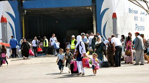 أفراد الجالية غاضبون على الحكومة بسبب إجبارهم على دفع مبالغ خيالية للحصول على تذاكر دخولهم المغرب أفراد الجالية غاضبون على الحكومة بسبب إجبارهم على دفع مبالغ خيالية للحصول على تذاكر دخولهم المغرب