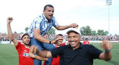 شباب الريف الحسيمي يُفسخ عقده مع المدرب هشام الادريسي شباب الريف الحسيمي يُفسخ عقده مع المدرب هشام الادريسي