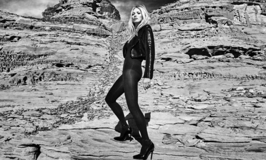 السعودية تفجّر غضب المسلمين بعد الترخّيص لعارضات أزياء بتصوير لقطات دعائية "عارية" في المدينة المنورة السعودية تفجّر غضب المسلمين بعد الترخّيص لعارضات أزياء بتصوير لقطات دعائية "عارية" في المدينة المنورة