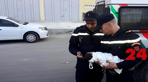 العثور على رضيعة حديثة الولادة مرمية قرب مقر للدرك الملكي بمدينة وجدة العثور على رضيعة حديثة الولادة مرمية قرب مقر للدرك الملكي بمدينة وجدة