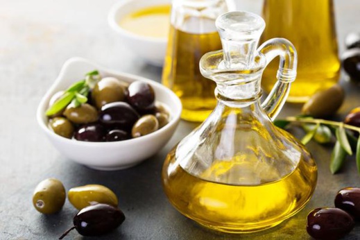 المغاربة ضمن أكثر الشّعوب المستهلكة لزيت الزيتون على صعيد العالم المغاربة ضمن أكثر الشّعوب المستهلكة لزيت الزيتون على صعيد العالم