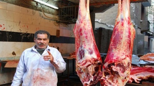 إخضاع الجزارين لتحاليل الكشف عن كورونا قبل حصولهم على ترخيص الذبح يوم عيد الأضحى إخضاع الجزارين لتحاليل الكشف عن كورونا قبل حصولهم على ترخيص الذبح يوم عيد الأضحى