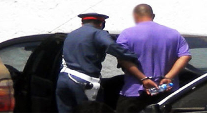 القبض على ثلاثة أشخاص قاموا بسرقة أسلاك هاتفية ببركان القبض على ثلاثة أشخاص قاموا بسرقة أسلاك هاتفية ببركان