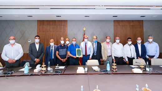 منسقو حزب "الأحرار" بالناظور والدريوش يوقعون عقد النجاعة مع أخنوش منسقو حزب "الأحرار" بالناظور والدريوش يوقعون عقد النجاعة مع أخنوش