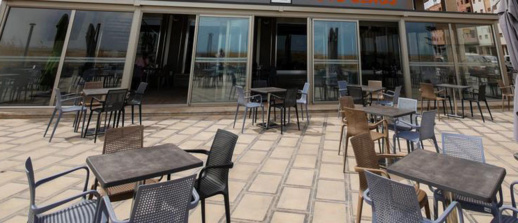 سلطات الناظور تفرض على المطاعم تعليق خدماتها عند منتصف الليل سلطات الناظور تفرض على المطاعم تعليق خدماتها عند منتصف الليل