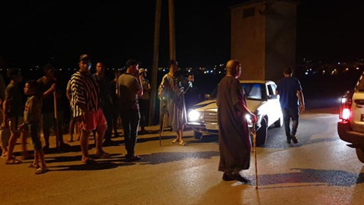 تمسمان.. شخص يعاني من إضطرابات عقلية يهاجم رواد مقهى بواسطة منشار تمسمان.. شخص يعاني من إضطرابات عقلية يهاجم رواد مقهى بواسطة منشار