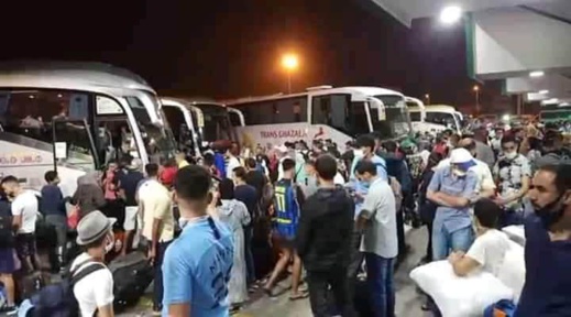وزارة التجهيز والنقل تشدّد على ضرورة التقيد بالقرارات الخاصة بمنع السفر من وإلى 8 مدن