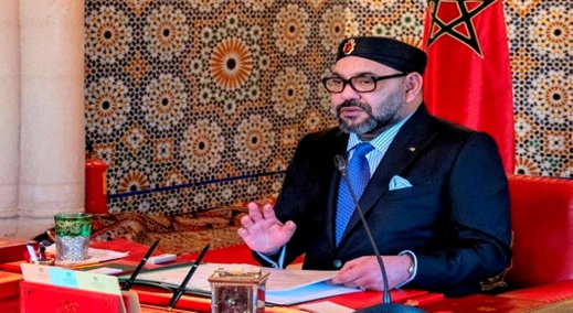 الملك يكلف لجنة خاصة للتحقيق في تواطؤات محتملة لشركات توزيع المحروقات وتجمع النفطيين الملك يكلف لجنة خاصة للتحقيق في تواطؤات محتملة لشركات توزيع المحروقات وتجمع النفطيين