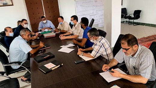 من أجل تجنب كارثة الأزبال في العيد.. المكتب المسير لجماعة الناظور يجتمع بشركة كازا تيكنيك من أجل تجنب كارثة الأزبال في العيد.. المكتب المسير لجماعة الناظور يجتمع بشركة كازا تيكنيك