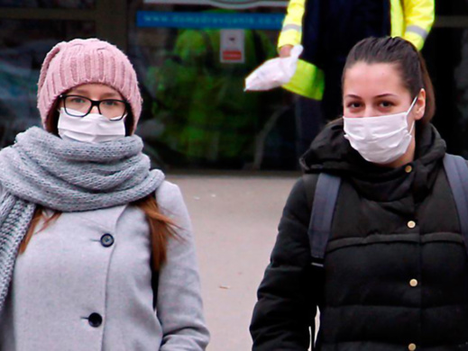 باحثون أمريكيون: الكمامة تقلّل "شراسة" كورونا وواضعُها يقي نفسه من الأعراض الخطيرة باحثون أمريكيون: الكمامة تقلّل "شراسة" كورونا وواضعُها يقي نفسه من الأعراض الخطيرة