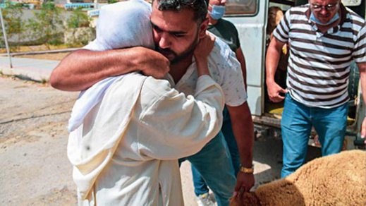 محسنون من أفراد الجالية يدخلون فرحة العيد على عشرات الأسر بجماعة بني سيدال والناظور محسنون من أفراد الجالية يدخلون فرحة العيد على عشرات الأسر بجماعة بني سيدال والناظور