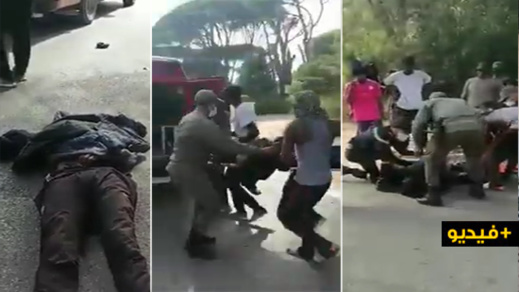شاهدوا.. مهاجرون أفارقة يسيرون بجثة صديقهم ويتهمون السلطات العمومية بقتله
