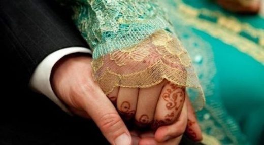 حفل زفاف "سرّي" ينتهي بإيقاف العريسين ووالدتيهما حفل زفاف "سرّي" ينتهي بإيقاف العريسين ووالدتيهما