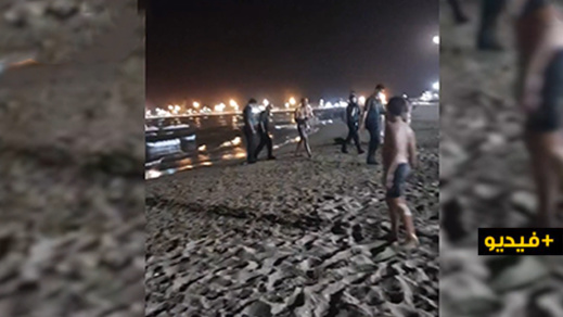مهاجر عالق بالناظور يدخل مليلية سباحة من شاطئ بني انصار 