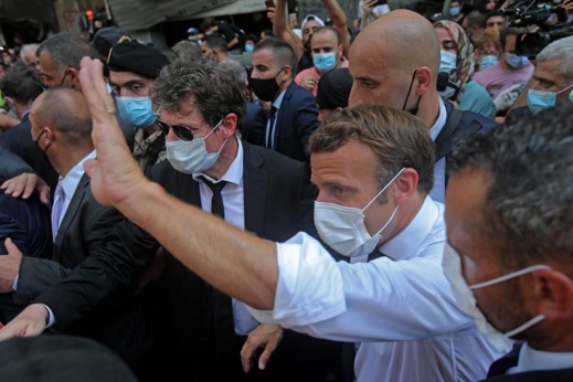 لبنانيون يدعون إلى "عودة الاحتلال الفرنسي" تزامُناً مع زيارة ماكرون لموقع انفجار بيروت لبنانيون يدعون إلى "عودة الاحتلال الفرنسي" تزامُناً مع زيارة ماكرون لموقع انفجار بيروت