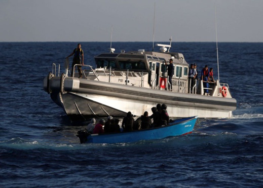 البحرية الملكية توقف قاربا للمخدرات بطنجة