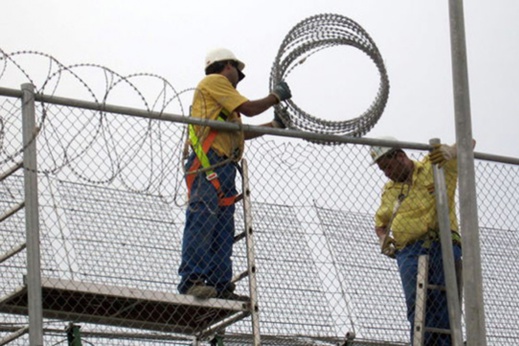 قُدّرت ميزانيته بـ32 مليون أورو.. إسبانيا تقرّر "تجديد" السّياج الحدودي لسبتة المحتلة قُدّرت ميزانيته بـ32 مليون أورو.. إسبانيا تقرّر "تجديد" السّياج الحدودي لسبتة المحتلة