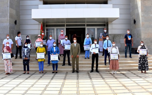 اللجنة الإقليمية للمبادرة الوطنية للتنمية البشرية تشرف على تسليم شواهد التكوين لأطباء ومولدات إقليم الدريوش اللجنة الإقليمية للمبادرة الوطنية للتنمية البشرية تشرف على تسليم شواهد التكوين لأطباء ومولدات إقليم الدريوش