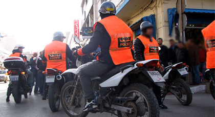 إيقاف رجل أمن بوجدة لاعتدائه على أعوان السلطة بعد بنائه في الملك العام إيقاف رجل أمن بوجدة لاعتدائه على أعوان السلطة بعد بنائه في الملك العام