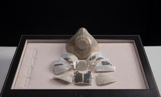 ذهبية ومرصّعة بالألماس.. أغلى كمامة ضد كورونا في العالم ذهبية ومرصّعة بالألماس.. أغلى كمامة ضد كورونا في العالم