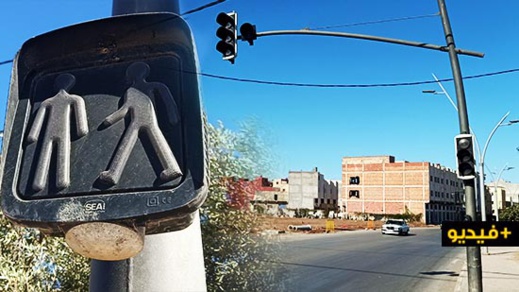 تعطل إشارة مرور ضوئية يربك حركة السير بين أزغنغان والناظور تعطل إشارة مرور ضوئية يربك حركة السير بين أزغنغان والناظور