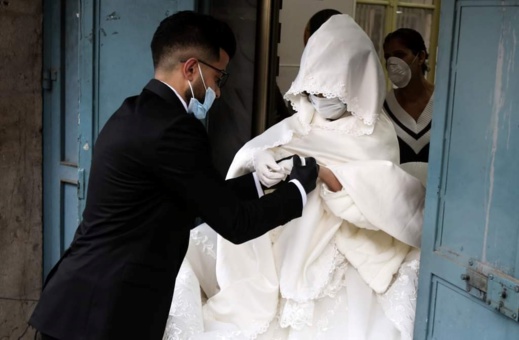 منظمو حفل الزفاف بالحسيمة: لم يتم إعتقال أي شخص واحترمنا جميع التدابير الوقائية منظمو حفل الزفاف بالحسيمة: لم يتم إعتقال أي شخص واحترمنا جميع التدابير الوقائية