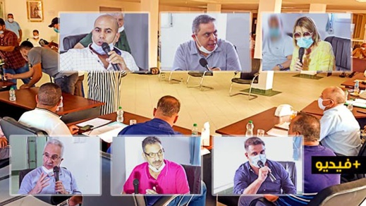 مجلس جماعة الناظور يناقش تملص الموظفين من المسؤولية ويصادق على نقطة الهيكل التنظيمي مجلس جماعة الناظور يناقش تملص الموظفين من المسؤولية ويصادق على نقطة الهيكل التنظيمي