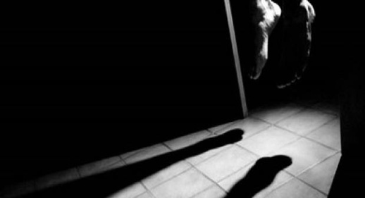 الناظور.. شاب "مضطرب نفسيا" يُنهي حياته بالطريقة ذاتها التي انتحر بها أخوه قبل سنوات الناظور.. شاب "مضطرب نفسيا" يُنهي حياته بالطريقة ذاتها التي انتحر بها أخوه قبل سنوات