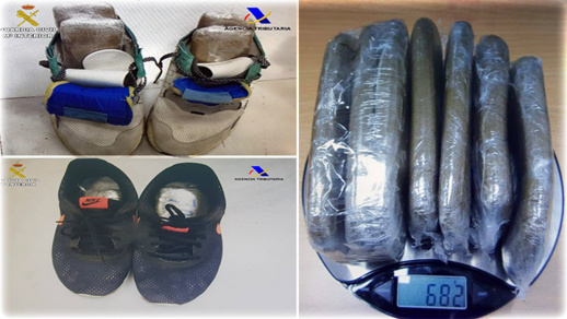 أمن مطار مليلية يلقي القبض على شابين حاولا تهريب كمية من المخدرات أمن مطار مليلية يلقي القبض على شابين حاولا تهريب كمية من المخدرات