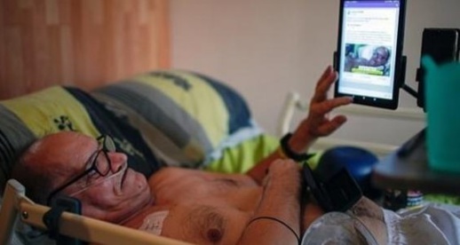 مصاب بمرض مستعص يوقف علاجه و"يبثّ" لحظاته الأخيرة مباشرة عبر "فيسبوك" مصاب بمرض مستعص يوقف علاجه و"يبثّ" لحظاته الأخيرة مباشرة عبر "فيسبوك"