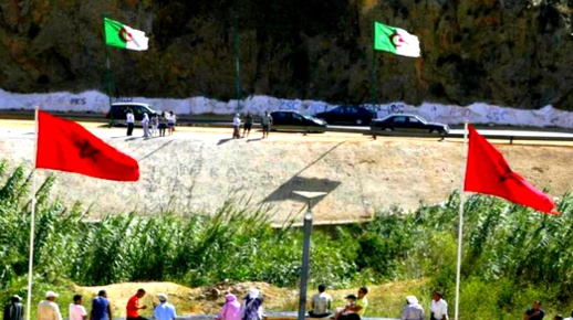 مثير.. الجزائر تُدخل بعض المغاربة العالقين السجُون بحُجة الاكتظاظ بمراكز الإيواء  مثير.. الجزائر تُدخل بعض المغاربة العالقين السجُون بحُجة الاكتظاظ بمراكز الإيواء