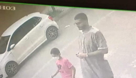 اغتصاب الطفل عدنان وقتله.. نشطاء يطالبون بـ"إعدام الفاعل" اغتصاب الطفل عدنان وقتله.. نشطاء يطالبون بـ"إعدام الفاعل"