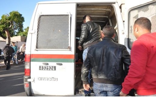 الحسيمة.. الشّرطة تُطيح بمرتكب جريمة قتل في "بني بوعياش" في وقت قياسي الحسيمة.. الشّرطة تُطيح بمرتكب جريمة قتل في "بني بوعياش" في وقت قياسي