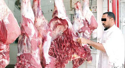 الدريوش.. نقل اللحوم الموجهة للاستهلاك البشري على متن سيارات و"تريبورتور" في ظروف غير صحية الدريوش.. نقل اللحوم الموجهة للاستهلاك البشري على متن سيارات و"تريبورتور" في ظروف غير صحية