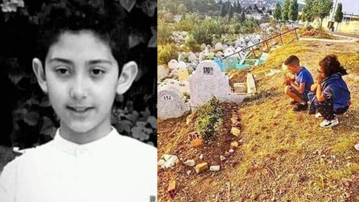مؤثر.. صورة أصدقاء الطفل "عدنان" يترحمون على قبره تغزو مواقع التواصل الاجتماعي