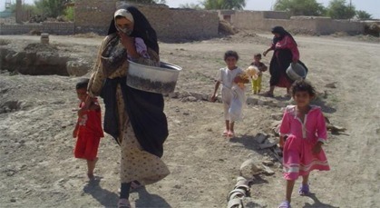 أطفال إقليم الحسيمة يعانون من معاملات قاسية ومخلة بكرامة الانسان ونقص في الخدمات أطفال إقليم الحسيمة يعانون من معاملات قاسية ومخلة بكرامة الانسان ونقص في الخدمات