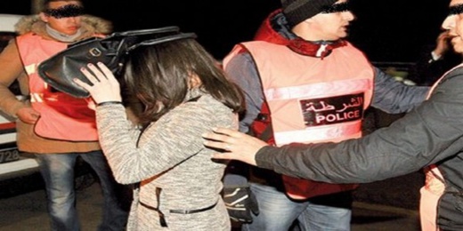 اعتقال شابة وشريكها لمتاجرتهما في "القرقوبي" بـ"وصفات طبية" مزورة اعتقال شابة وشريكها لمتاجرتهما في "القرقوبي" بـ"وصفات طبية" مزورة