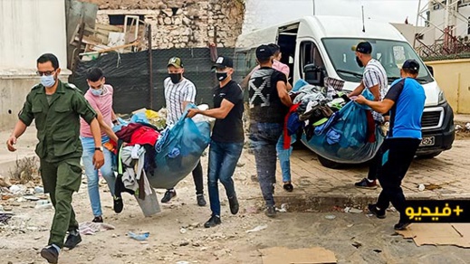 سلطات الناظور تواصل "حربها" ضد الفراشة بساحة مسجد الحاج مصطفى