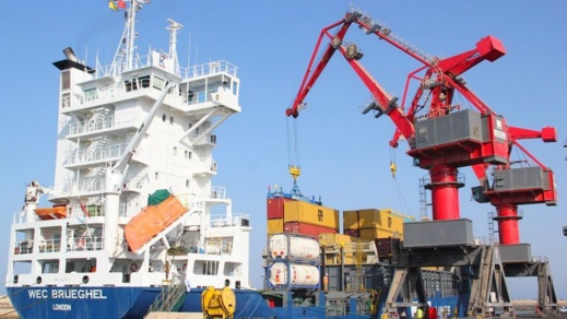 إلغاء الخط البحري التجاري إلى مليلية والاقتصار على ميناء بني أنصار