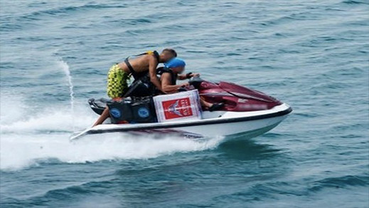 مأساة.. وفاة زوجين بسواحل مليلية بعدما ألقى بهما منظم للهجرة السرية في البحر مأساة.. وفاة زوجين بسواحل مليلية بعدما ألقى بهما منظم للهجرة السرية في البحر