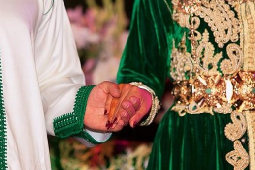 السلطات تداهم زفافاً سريا وتعتقل العريس بالدريوش السلطات تداهم زفافاً سريا وتعتقل العريس بالدريوش